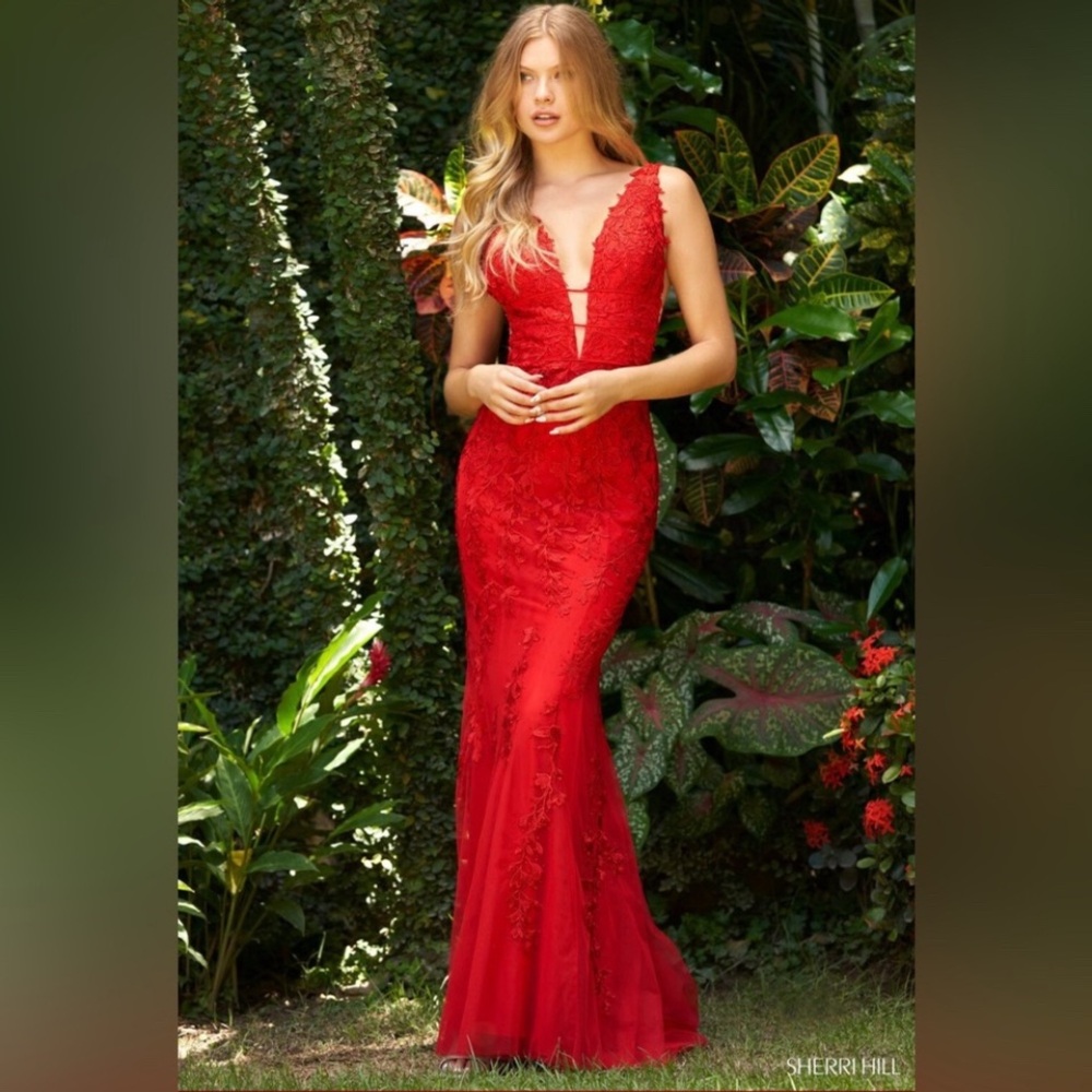 Sherri Hill Appliqué Red Prom Gown